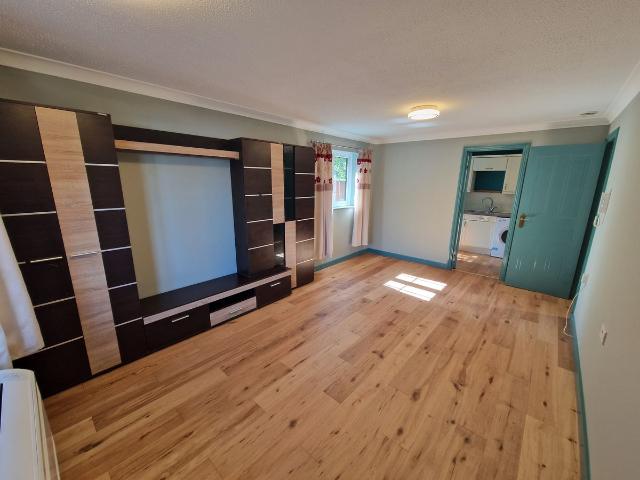 Hardwicke Place, St. Albans AL2, 2 bed flat to rent, £1,700 pcm | PrimeLocation