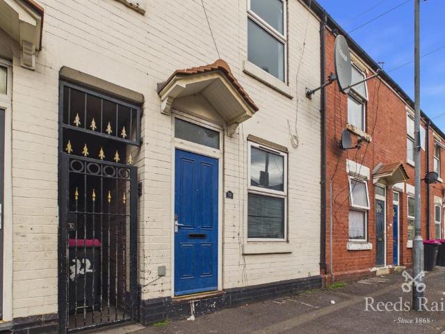 Hardwicke Road, Rotherham, South. 3 bed terraced house to rent £850 pcm £196 pw