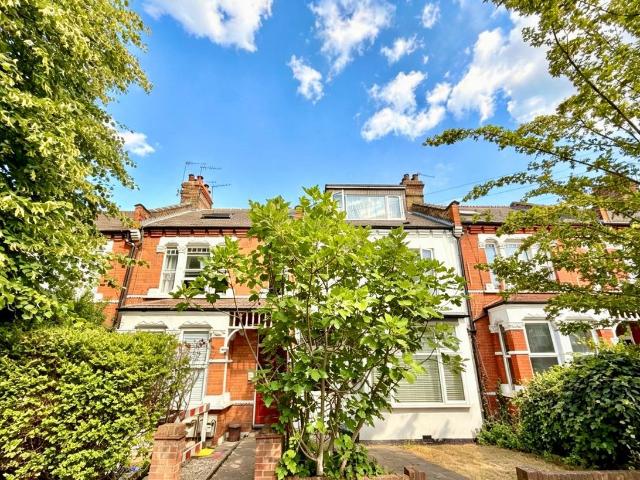 Hardwicke Road, Southgate N13, 4 bed flat to rent, £2,250 pcm | PrimeLocation