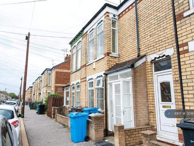 Hardy St, Hull, HU5 2 bed terraced house to rent £795 pcm £183 pw
