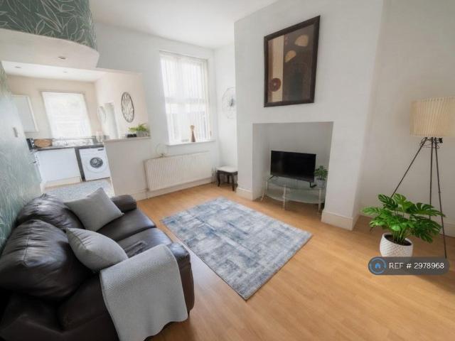 Hardy St, Manchester, M30 1 bed in a house share to rent £830 pcm £192 pw