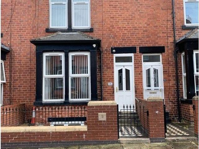 Hardy Street, Leeds LS11, 4 bed terraced house to rent, £1,400 pcm | PrimeLocation
