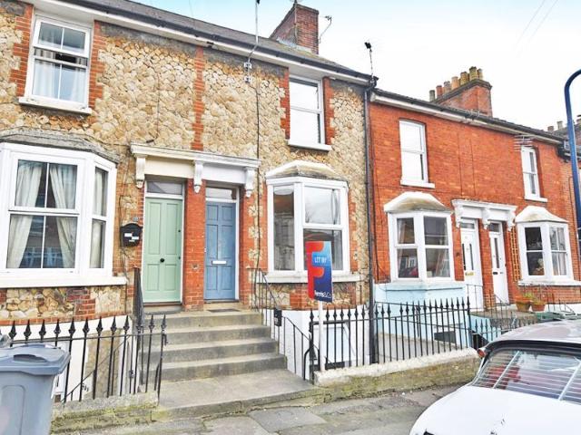 Hardy Street, Maidstone ME14, 2 bed flat to rent, £1,300 pcm | PrimeLocation