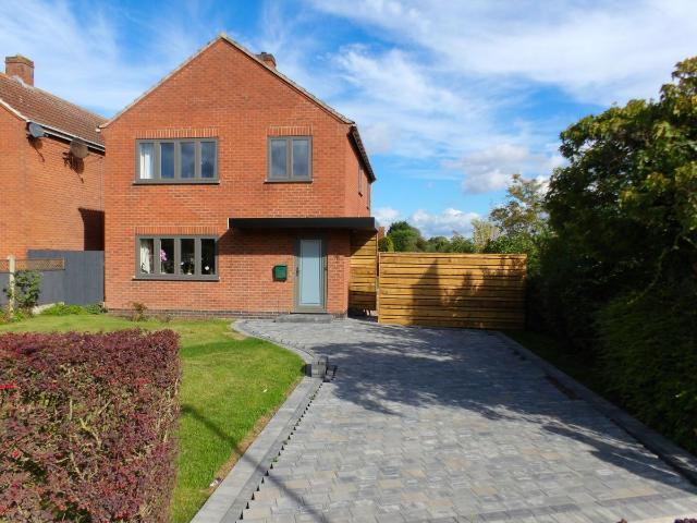 Hardys Close, Nottingham NG12, 4 bed property to rent, £1,550 pcm | PrimeLocation