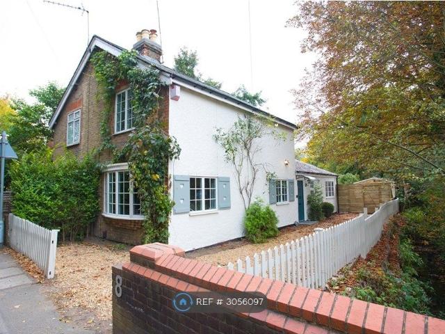 Hare Lane, Claygate KT10, 2 bed semi detached house to rent, £2,300 pcm | PrimeLocation