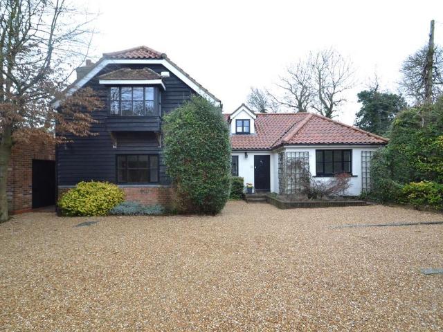 Hare Street Road, Buntingford 5 bed detached house to rent £2,900 pcm £669 pw