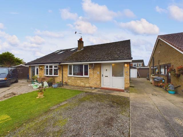 Hareden Close, Bamber Bridge PR5, 2 bed semi detached bungalow to rent, £900 pcm | PrimeLocation