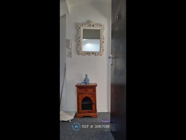 Harehills Avenue, Leeds LS7, 2 bed flat to rent, £805 pcm | PrimeLocation