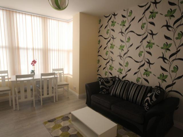Harehills Lane, Leeds, West Yorkshire LS8, 2 bed flat to rent, £850 pcm | PrimeLocation