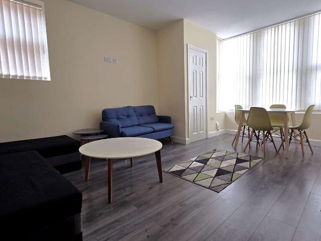 Harehills Lane, Leeds LS8, Studio to rent, £850 pcm | PrimeLocation
