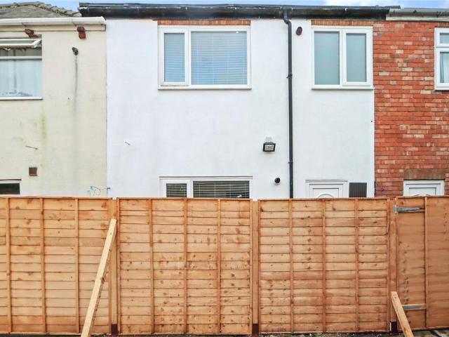 Hares Buildings, Chester Le Street DH2 3 bed terraced house to rent £825 pcm £190 pw