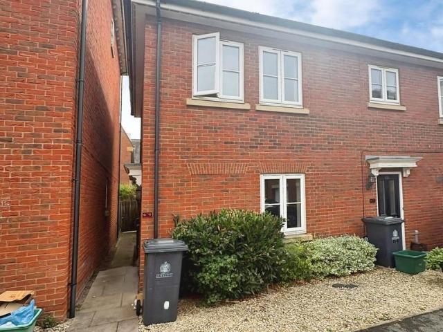 Harescombe Drive, Gloucester 2 bed maisonette to rent £1,150 pcm £265 pw