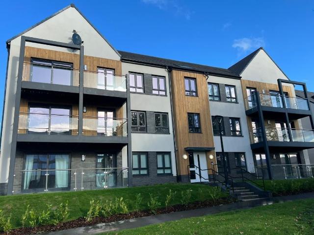 Harewood Croft, Leeds LS15, 2 bed flat to rent, £1,350 pcm | PrimeLocation