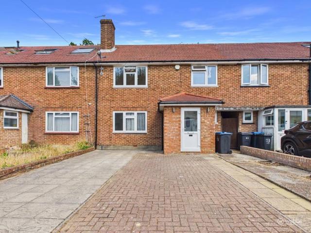 Harewood Gardens, South Croydon 4 bed terraced house to rent £2,600 pcm £600 pw