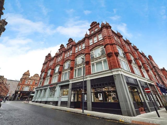 Harewood Street, Leeds, West. 1 bed flat to rent £850 pcm £196 pw
