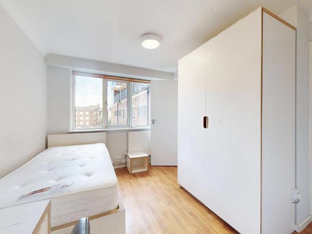 Harford Street, London E1 1 bed in a flat share to rent £1,148 pcm £265 pw