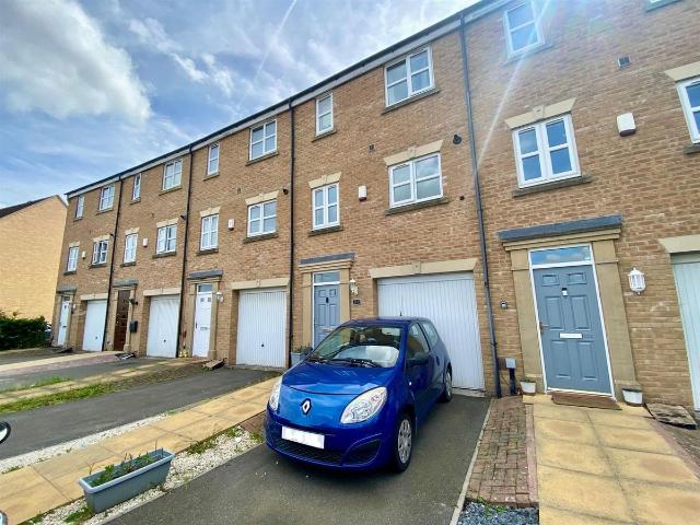 Hargate Way, Hampton Hargate, Peterborough PE7, 3 bed town house to rent, £1,200 pcm | PrimeLocation