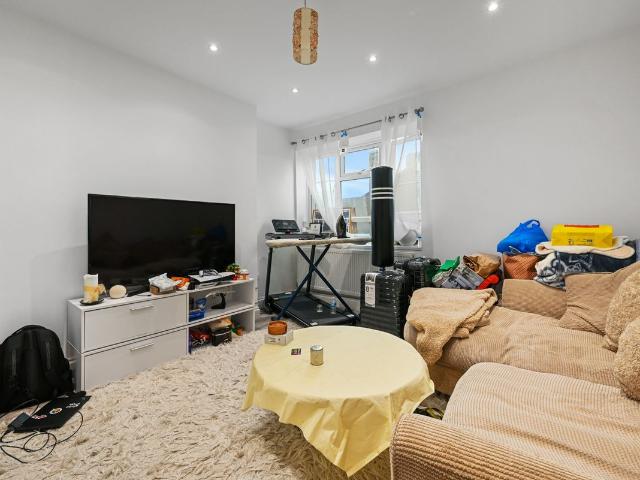 Hargraves House, White City Estate, London W12, 2 bed flat to rent, £1,900 pcm | PrimeLocation