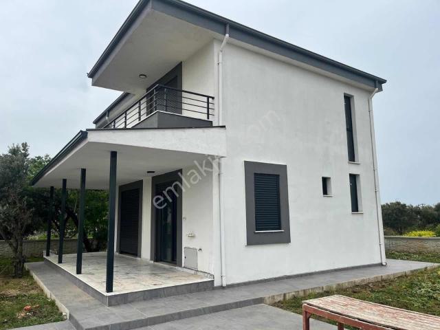 Harika Konumda 350 M2 Arsa İçinde İskanlı Sıfır Villa