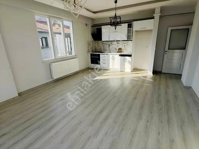 Harika Konumda Asansörlü Doğalgazlı 2+1 Kiralık Daire