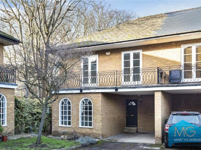 Haringey Park, Crouch End, London, N8 3 bed semi detached house to rent £3,950 pcm £912 pw
