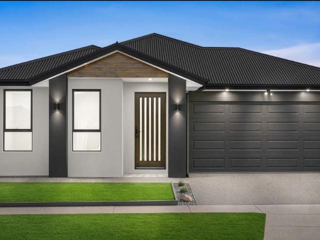 Harkness 30 MAKITI Crescent