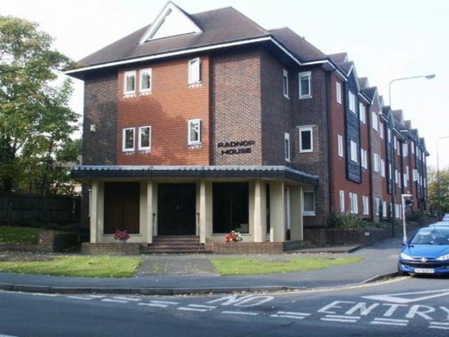 Harlands Road, Haywards Heath RH16, 2 bed flat to rent, £1,550 pcm | PrimeLocation
