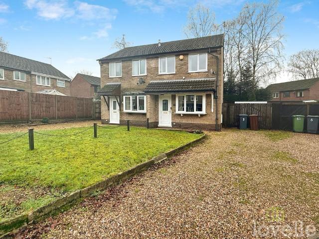 Harlaxton Close, Lincoln LN6 2 bed semi detached house to rent £925 pcm £213 pw