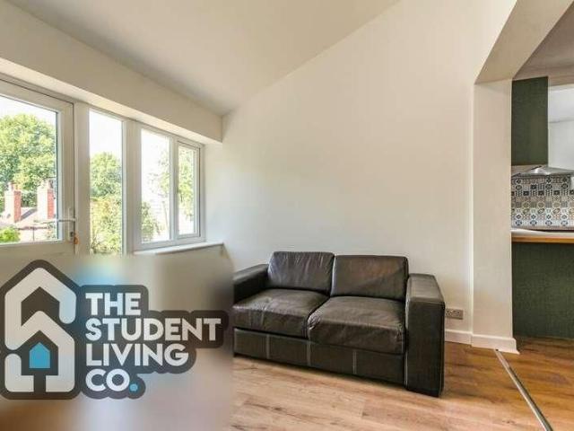 Harlaxton Drive, The, NG7