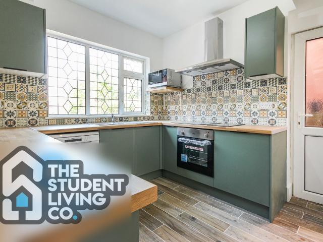 Harlaxton Drive, The Park NG7, 6 bed shared accommodation to rent, £3,380 pcm | PrimeLocation
