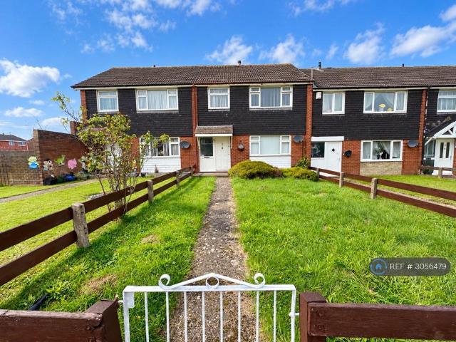 Harlech Court, Ellesmere Port, CH65 3 bed terraced house to rent £1,100 pcm £254 pw