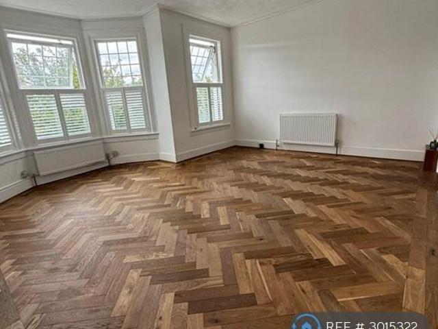Harlech Road, London, N14 2 bed flat to rent £1,925 pcm £444 pw