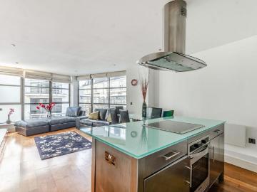 Harlequin Court, Covent Garden. 2 bed flat to rent £7,583 pcm £1,750 pw