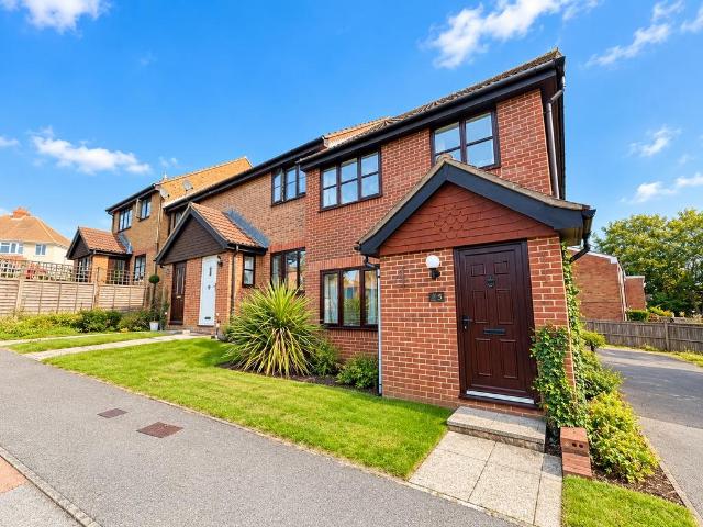 Harlequin Grove, Fareham PO15 3 bed end of terrace house to rent £1,450 pcm £335 pw