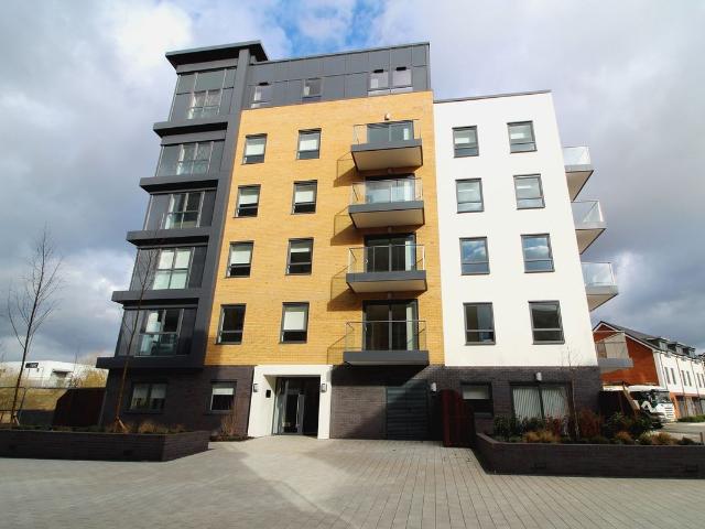 Harlequin House, Reading RG2, 2 bed flat to rent, £1,550 pcm | PrimeLocation