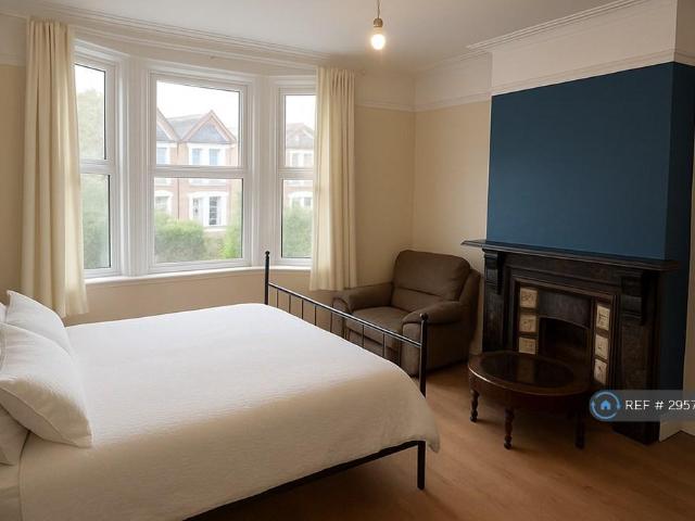 Harlesden, London, NW10 2 bed flat to rent £2,750 pcm £635 pw