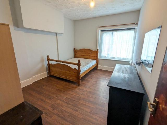 Harlesden Road, Willesden, London NW10 1 bed in a house share to rent £700 pcm £162 pw