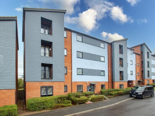Harley Drive, Walton, Milton Keynes MK7, 2 bed flat to rent, £1,250 pcm | PrimeLocation