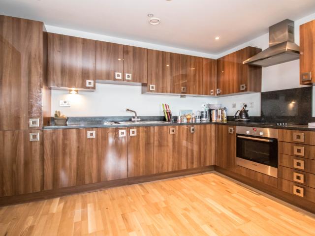 Harley House, London, E14