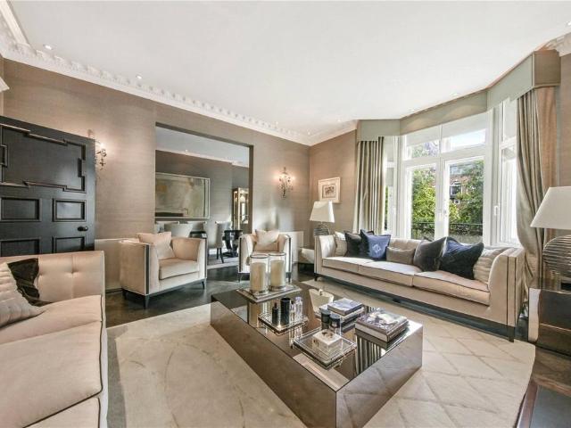 Harley House, Marylebone Road. 3 bed flat to rent £17,500 pcm £4,038 pw