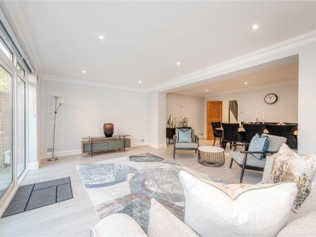Harley Road, London NW3 4 bed house to rent £10,998 pcm £2,538 pw
