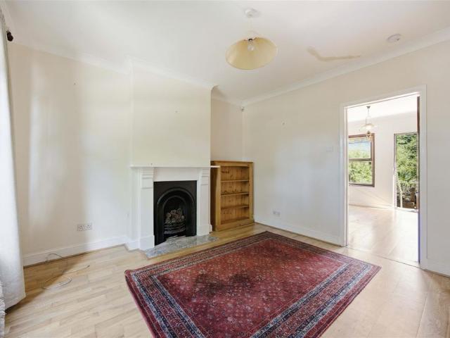 Harlington Road, Uxbridge, UB8