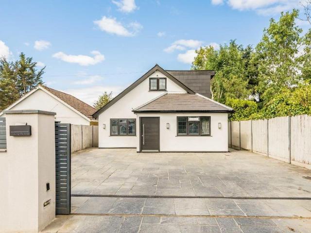 Harlington Road, Uxbridge UB8 4 bed house to rent £5,000 pcm £1,154 pw