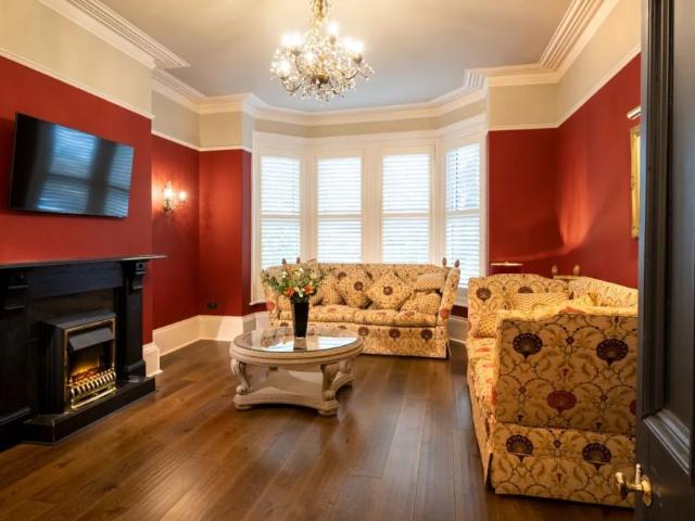 Harlow Moor Drive, HARROGATE