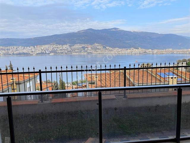 Harmankaya Villa Bölgesinde Muhteşem Deniz Ve Şehir Manzarası