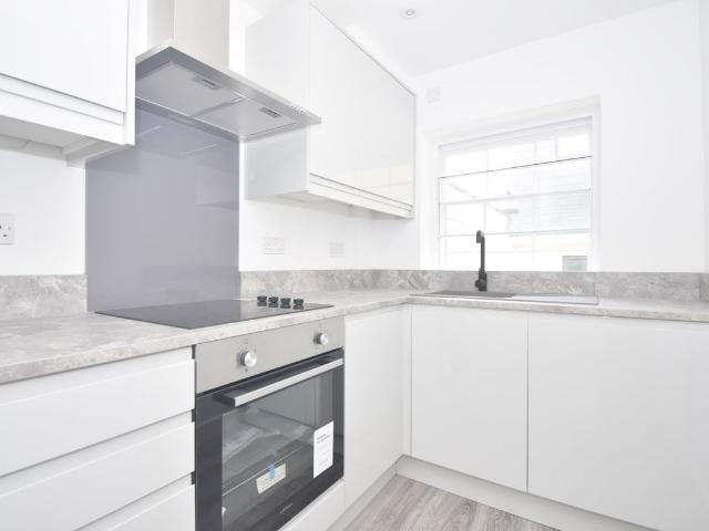Harmer Street, Gravesend DA12, 2 bed flat to rent, £1,350 pcm | PrimeLocation
