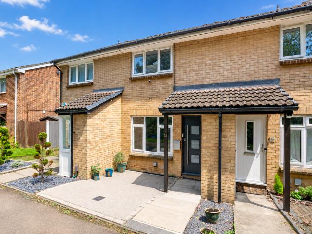 Harness Way, Hertfordshire AL4 2 bed terraced house to rent £2,200 pcm £508 pw