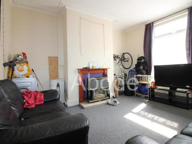 Harold Mount, Hyde Park, Leeds 2 bed house to rent £997 pcm £230 pw