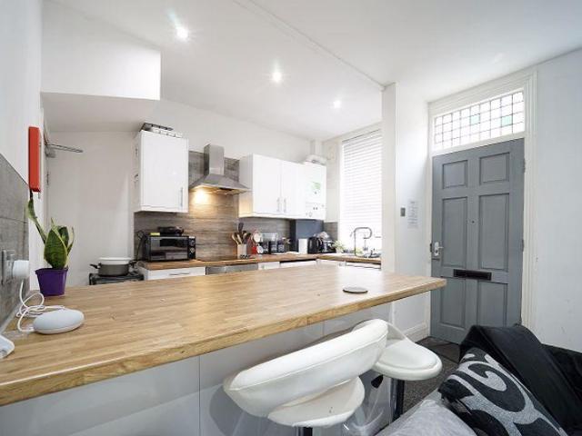 Harold Mount, Leeds 3 bed terraced house to rent £1,560 pcm £360 pw