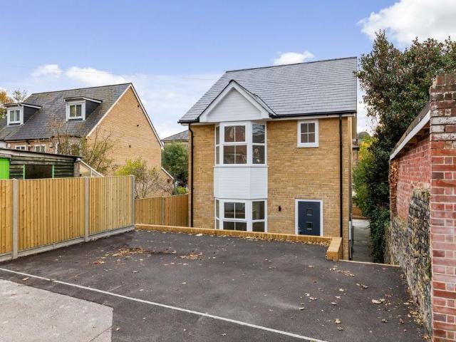 Harold Street, Dover, CT16 3 bed detached house to rent £1,500 pcm £346 pw